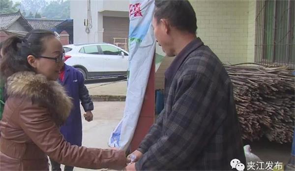 袁月带队走基层送温暖